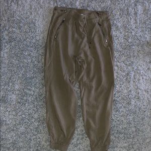 Olive green synched waist cargo capris